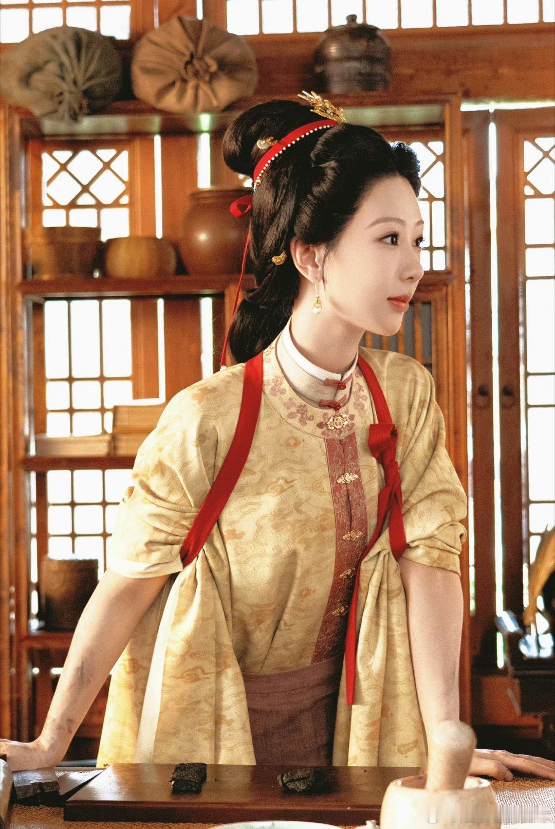 家业yz 家业yz 家业加更礼 松烟作序，万杵凝香，生命力便在浓墨中缱绻舒展。李