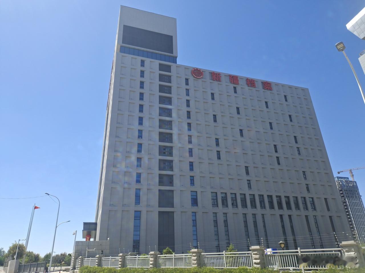说实话，乌鲁木齐经济技术开发区(乌鲁木齐市头屯河区)发展快。
