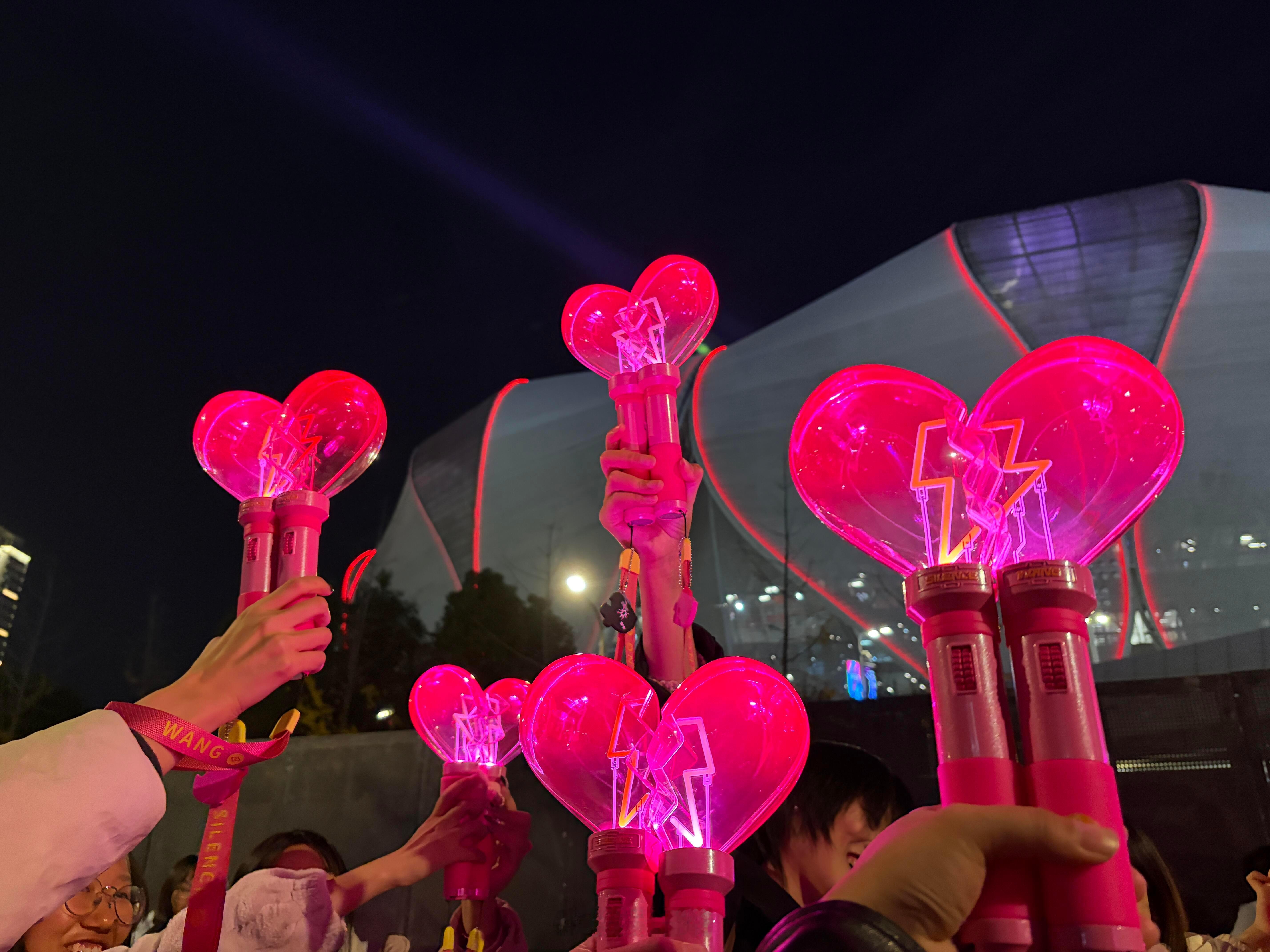 汪苏泷你网速别太快了太幸福太幸福了 场外第一名🫶🏻汪苏泷演唱会是一个巨大的乌