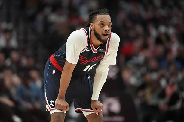 之前也一直在说，快船交易加兰就已经决定了这个球队未来两个赛季都基本上没救了，基本