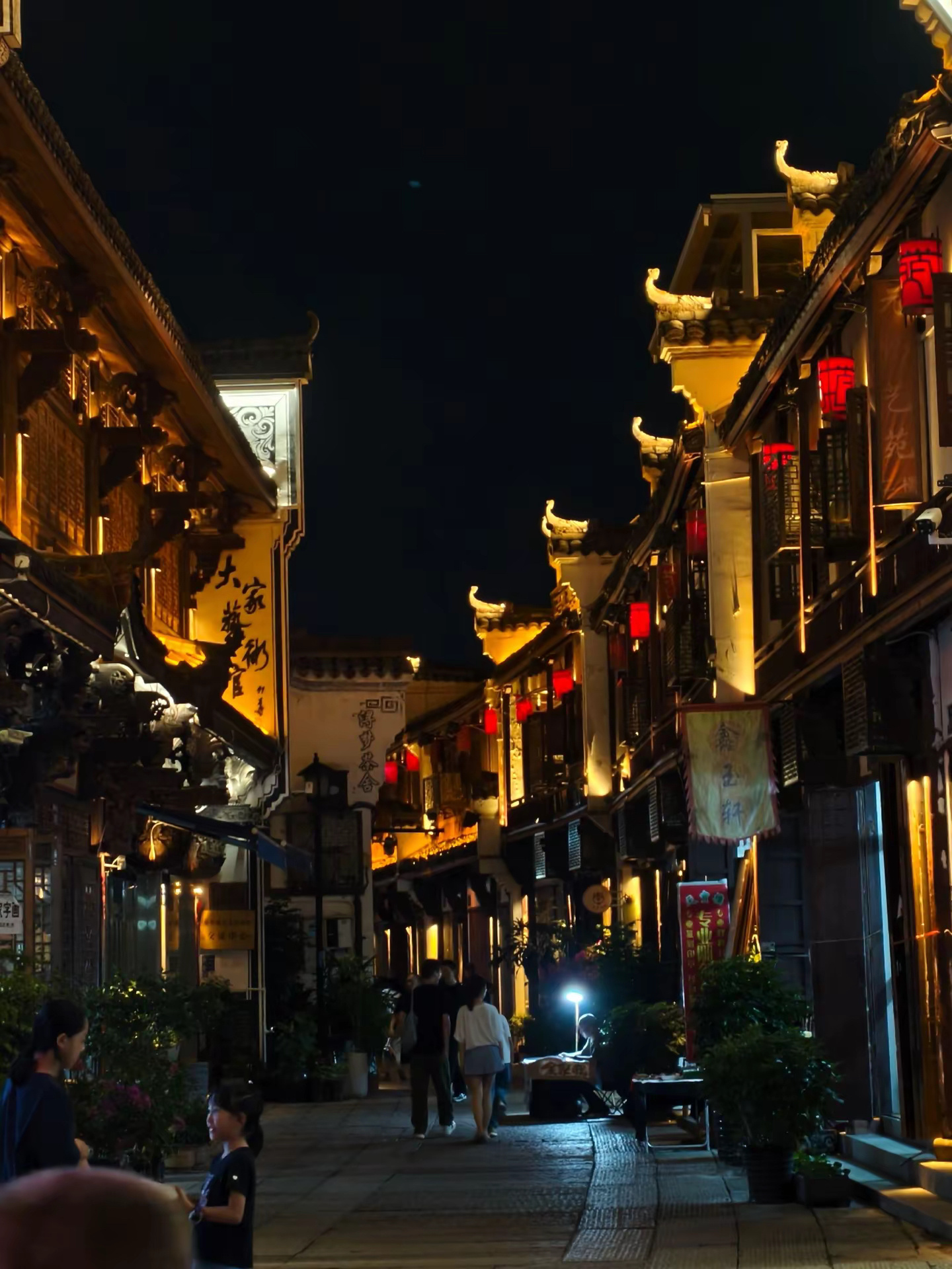 这才是金华夜生活的正确打开方式可以做任务游婺州，体验博戏，猜灯谜，贤者（模仿）对