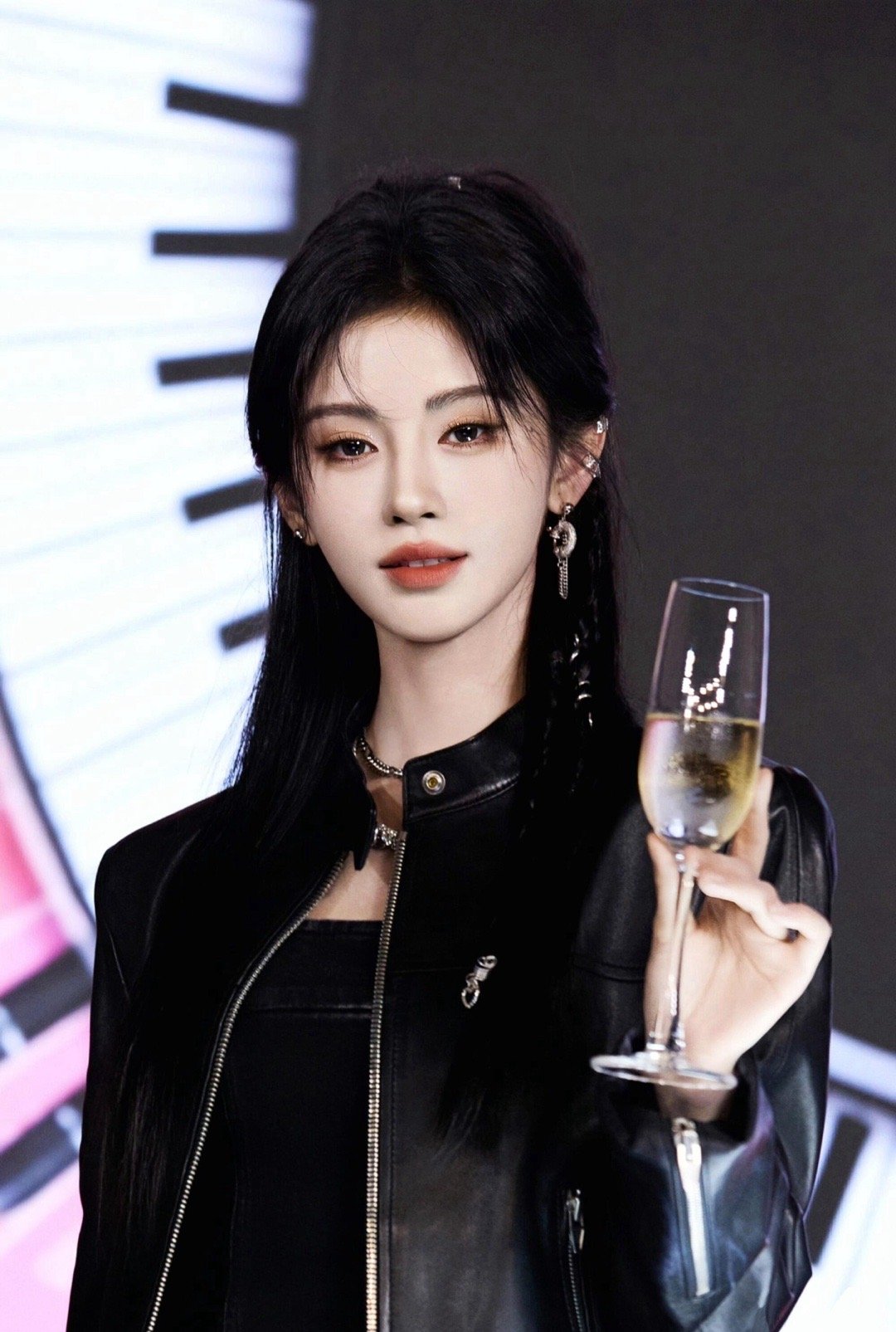 鞠婧祎超A碰杯！🍾香槟基础，女神就不基础！ ​​​