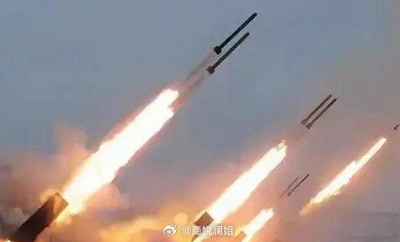 7月24号，为了回击美军，连续13晚袭击伊朗伊朗革命卫队对科威特、巴林、约旦、伊