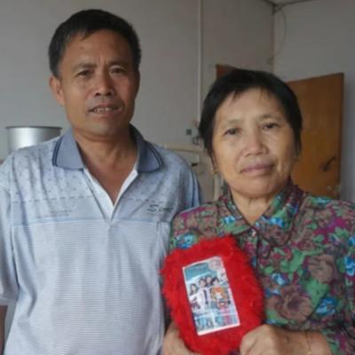 湖南一男子丧偶后看上了一个女人，可这女人不简单 ，带着带着3个女儿嫁过去。哪料，