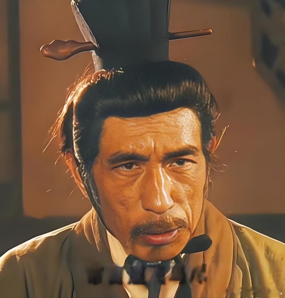 韩信死在长乐宫，临终大喊：“悔不听蒯彻的话！” 这话传到刘邦耳中，他立刻下令全国