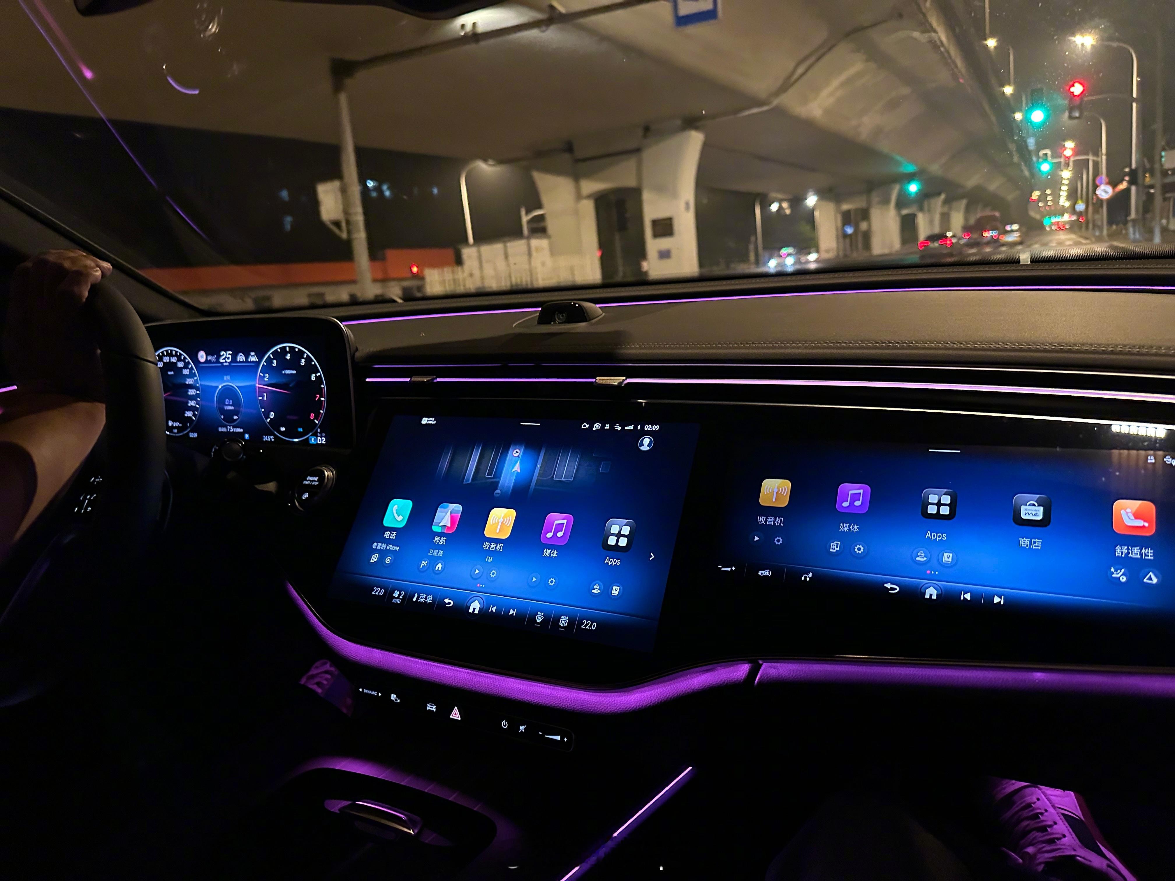 在长春，叫代驾的几率很大！也挺好，难得坐车不是自己开车。自己的E级很少坐，还挺不