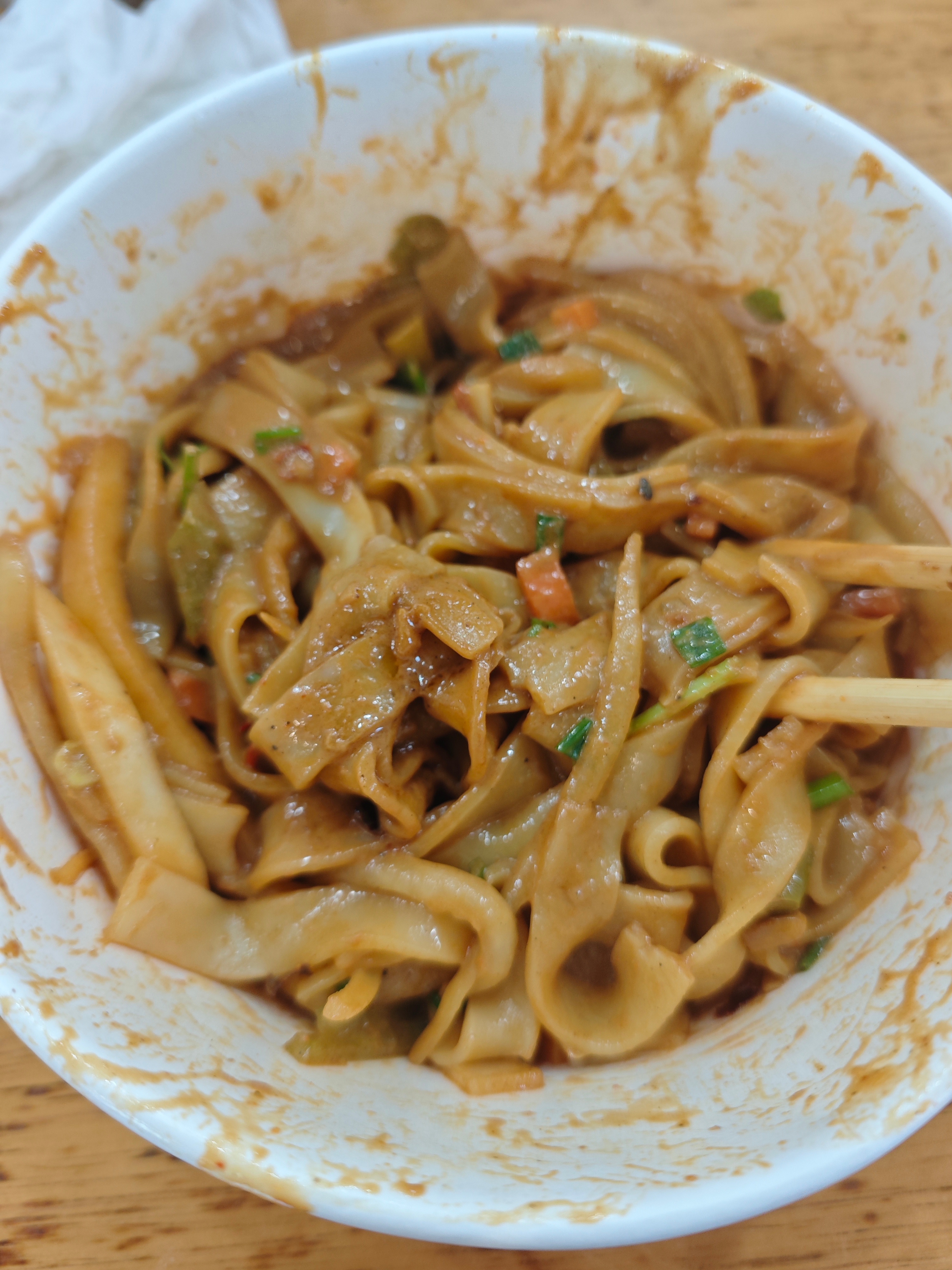 馋了很久的热干面和热干粉好吃😋😋😋 