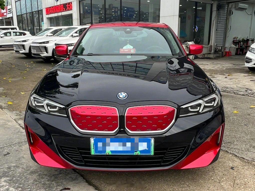 这是什么神仙配色？[思考][思考]#宝马i3##汽场全开# ​​​