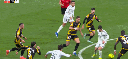 姆巴佩点球绝杀皇马2比1巴列卡诺 西甲第22轮，皇马2-1绝杀巴列卡诺。维尼修斯