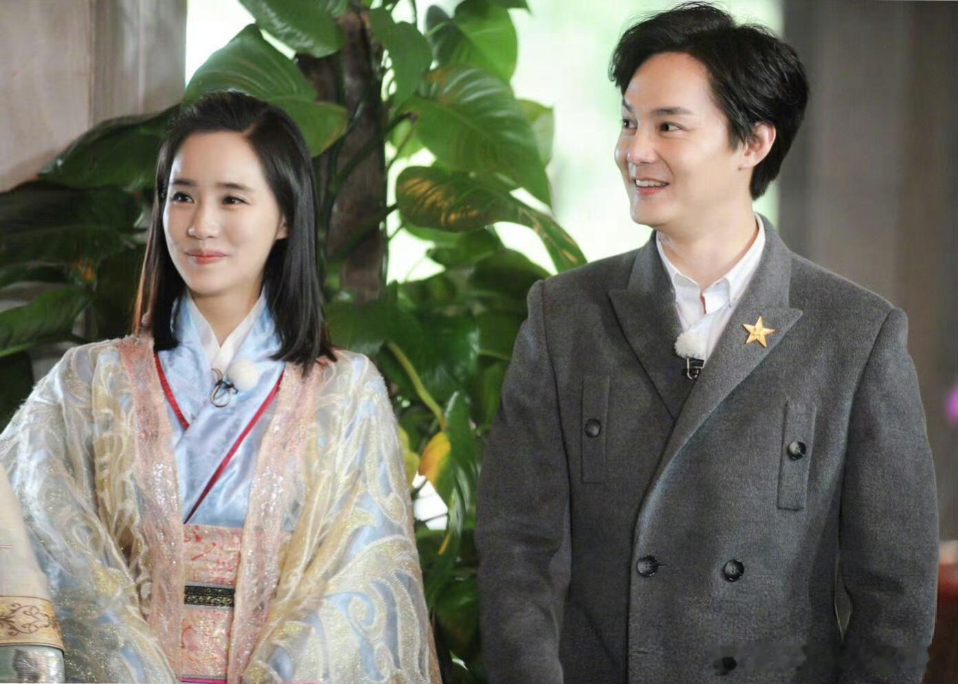 十年了终于看到袁华秋雅合体了人家秋雅结婚徐志胜你在这蹦蹦跳跳的情怀与笑点双向兼顾