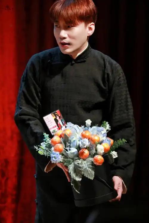 5月13日德云社自制综艺《德云dyun》播出，相声演员何九华在节目中首次公开承认