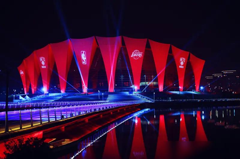 NBA那套65场评奖门槛，现在把一众球星卡得没脾气。
 
2023年开始推行的，