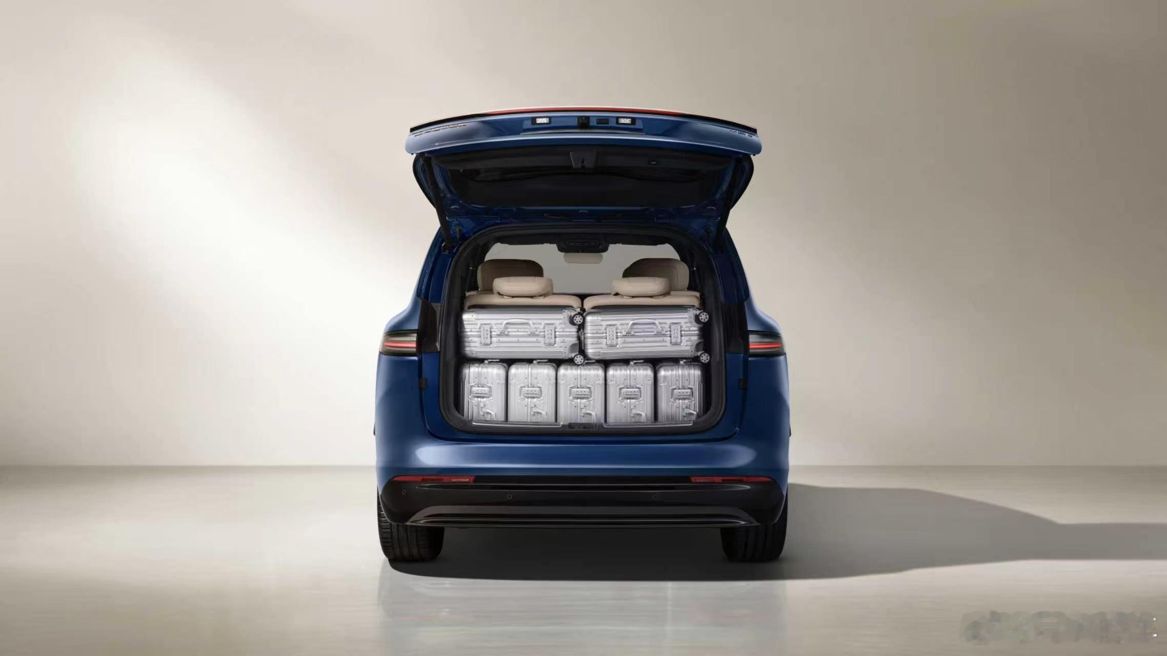 全系标配华为乾崑智驾与鸿蒙座舱同级唯一华为乾崑全家桶全尺寸大六座SUV搭载华为乾