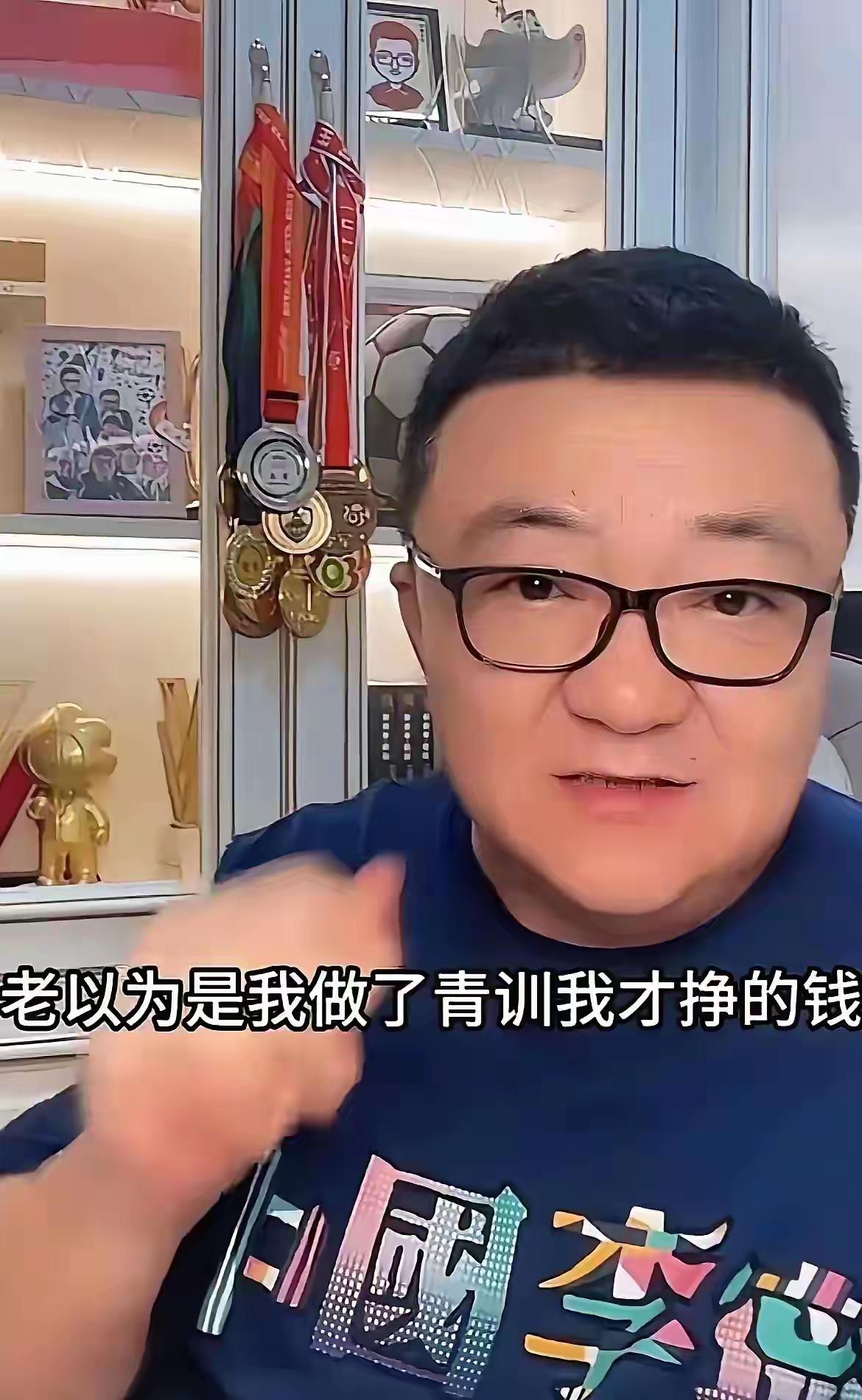 倾尽千万做青训赢遍海外赛场，最后却败给人心，董路的感慨戳痛无数人。李佑安父亲主动