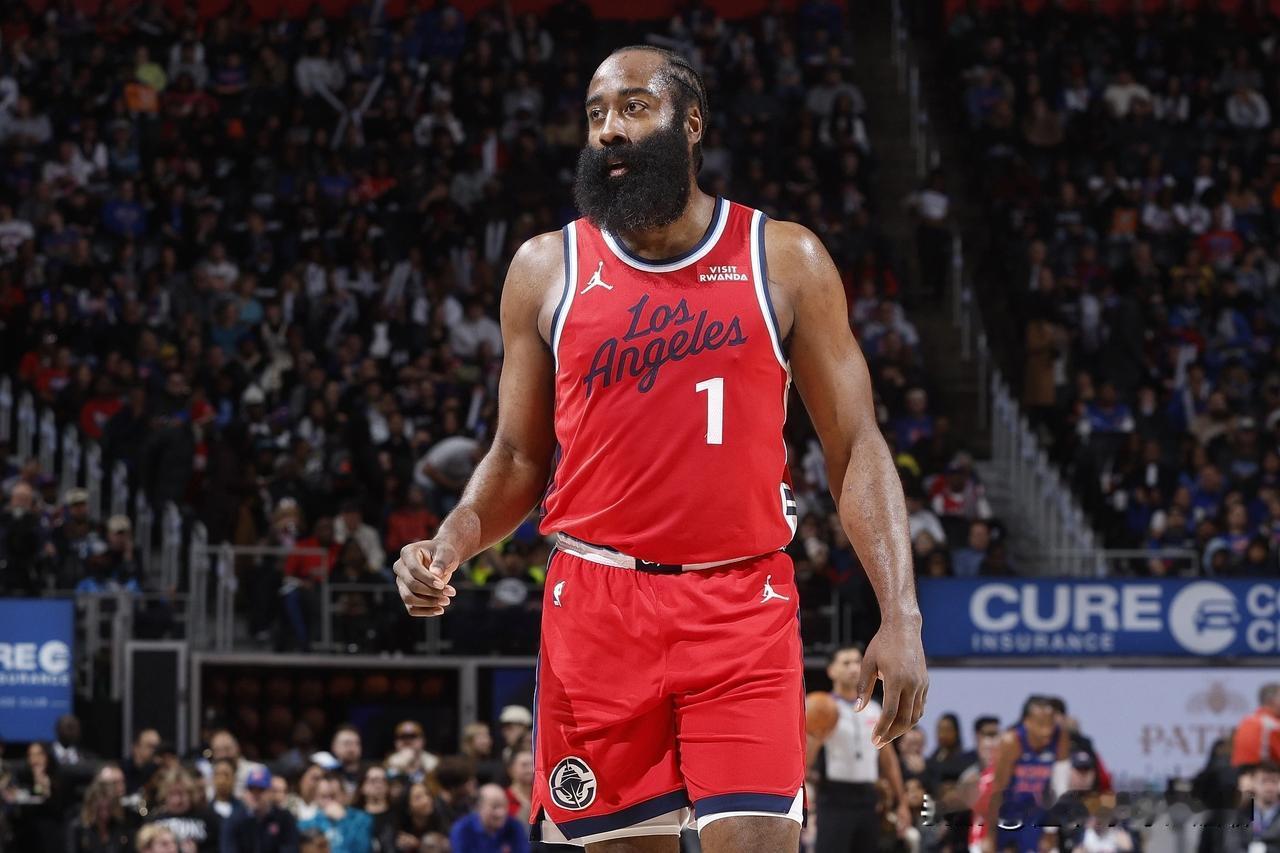 拉胯归拉胯，要是没有哈登最后时刻的表现
鹿死谁手还很难说
本场的哈登确实低迷，2