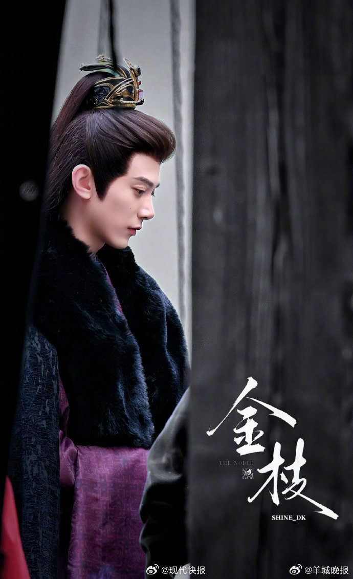 #邓凯多部待播剧演反派#4月10日，“逐玉庆功宴真要来了”登上热搜。在古装剧《逐