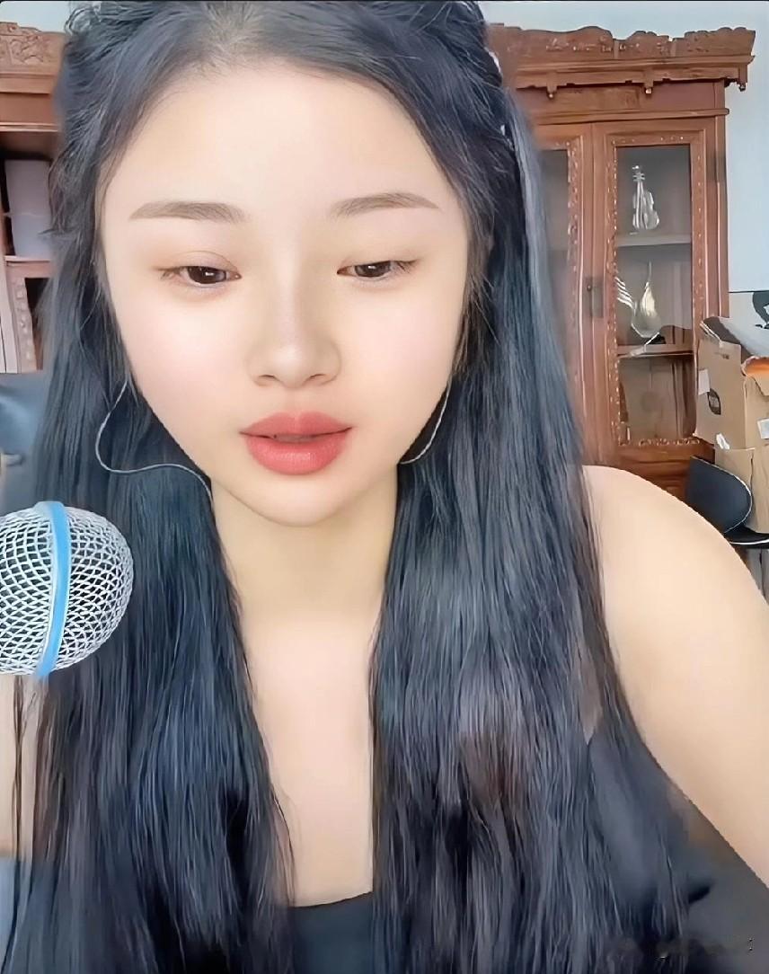 温柔那回应粉丝为什么不敢选小慧儿？最实在的一句话，因为最近节奏太大了。如果我选他