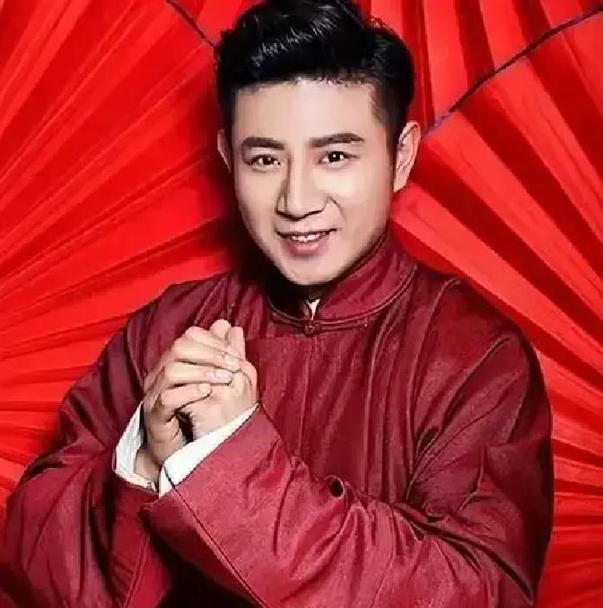 高晓攀哭着说徒弟去送外卖，眼泪里全是票房的血。
 
2022年曲艺演出直接掉四成