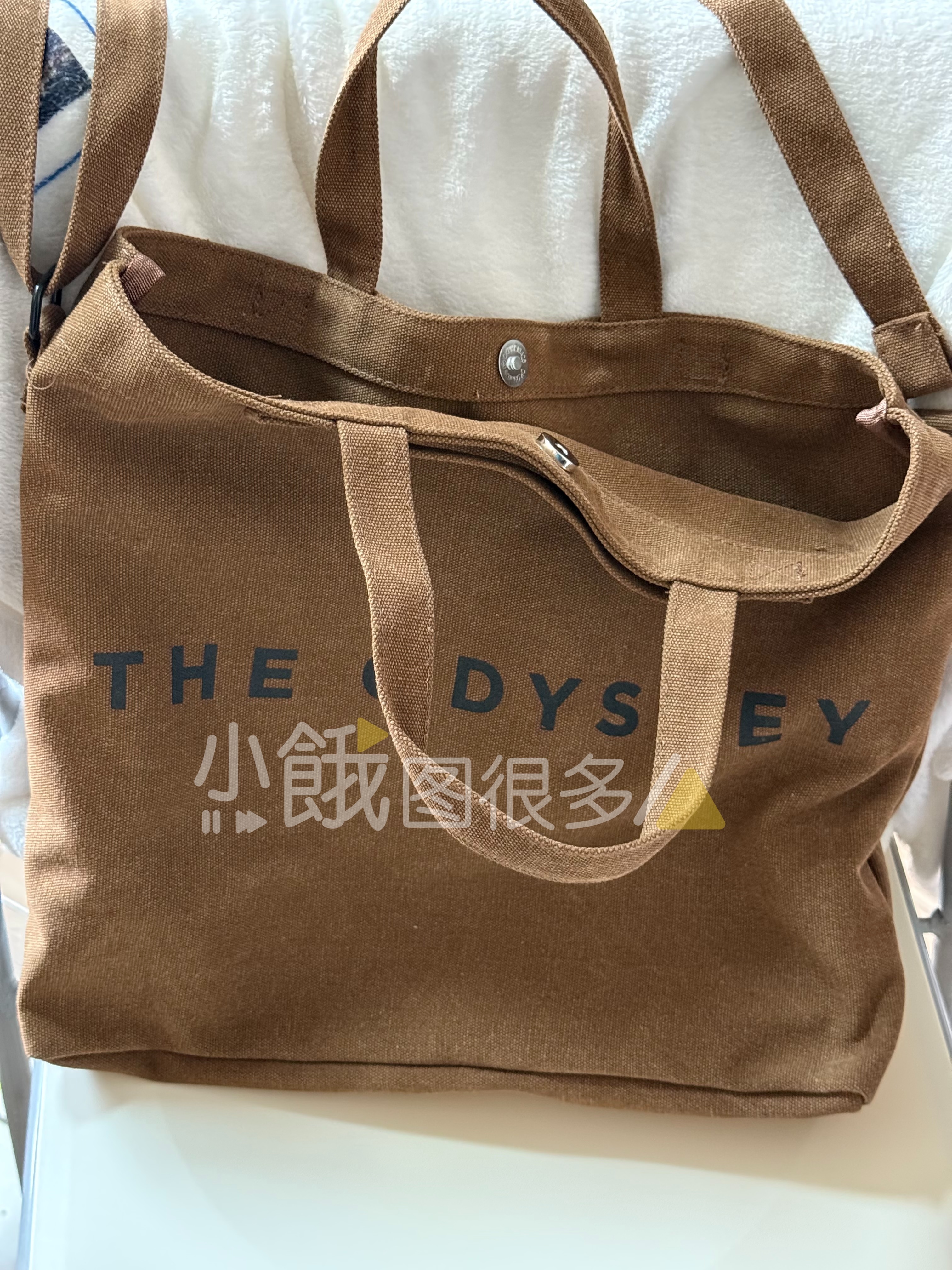 别看奥德赛这个帆布包像麻袋，上身背起来很好看，还能斜挎！