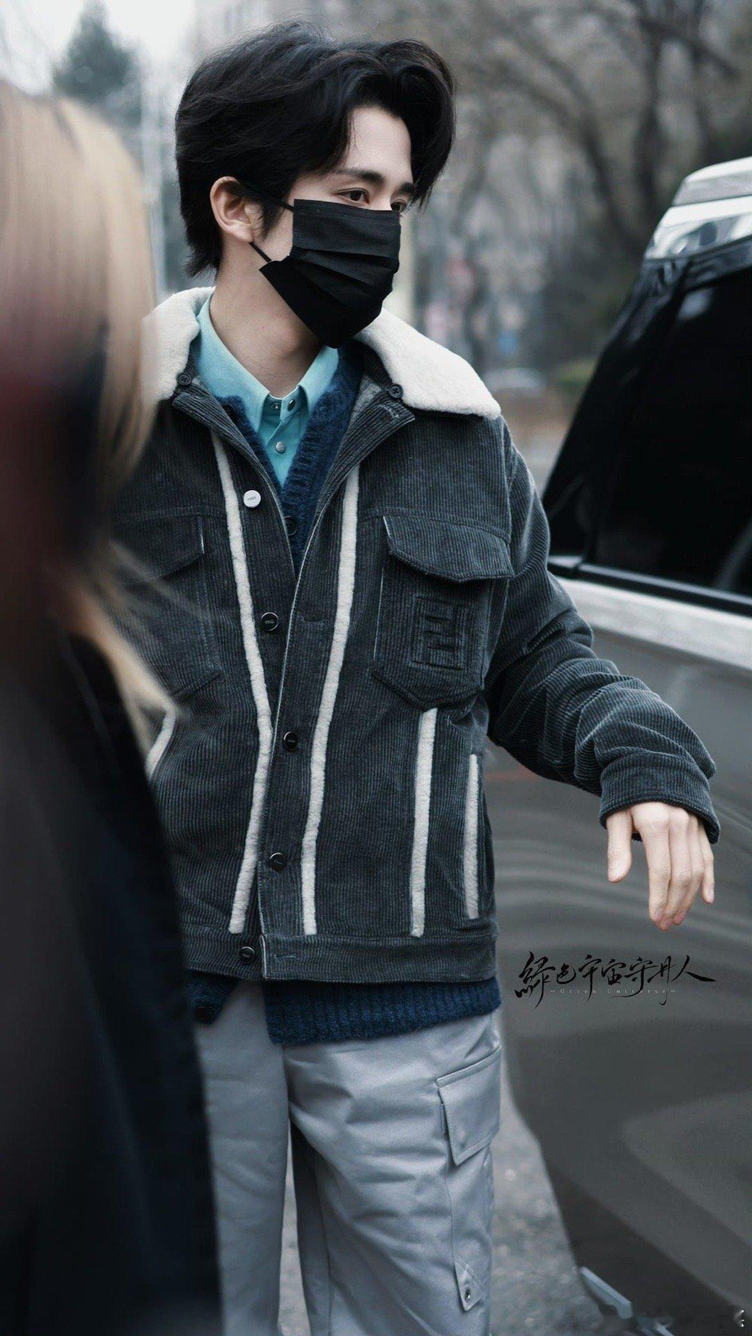 张新成春晚彩排张新成春晚联排路透来啦，妥妥的内娱劳模，特种兵行程挡不住颜值，怼脸