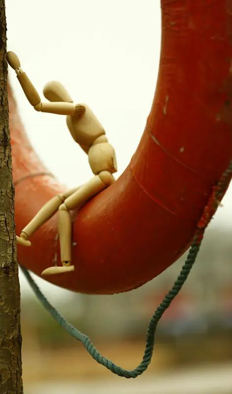 人类出生率下降，到底什么原因生存太困难了呗，一般只有生存出现困难的时候才会有这些