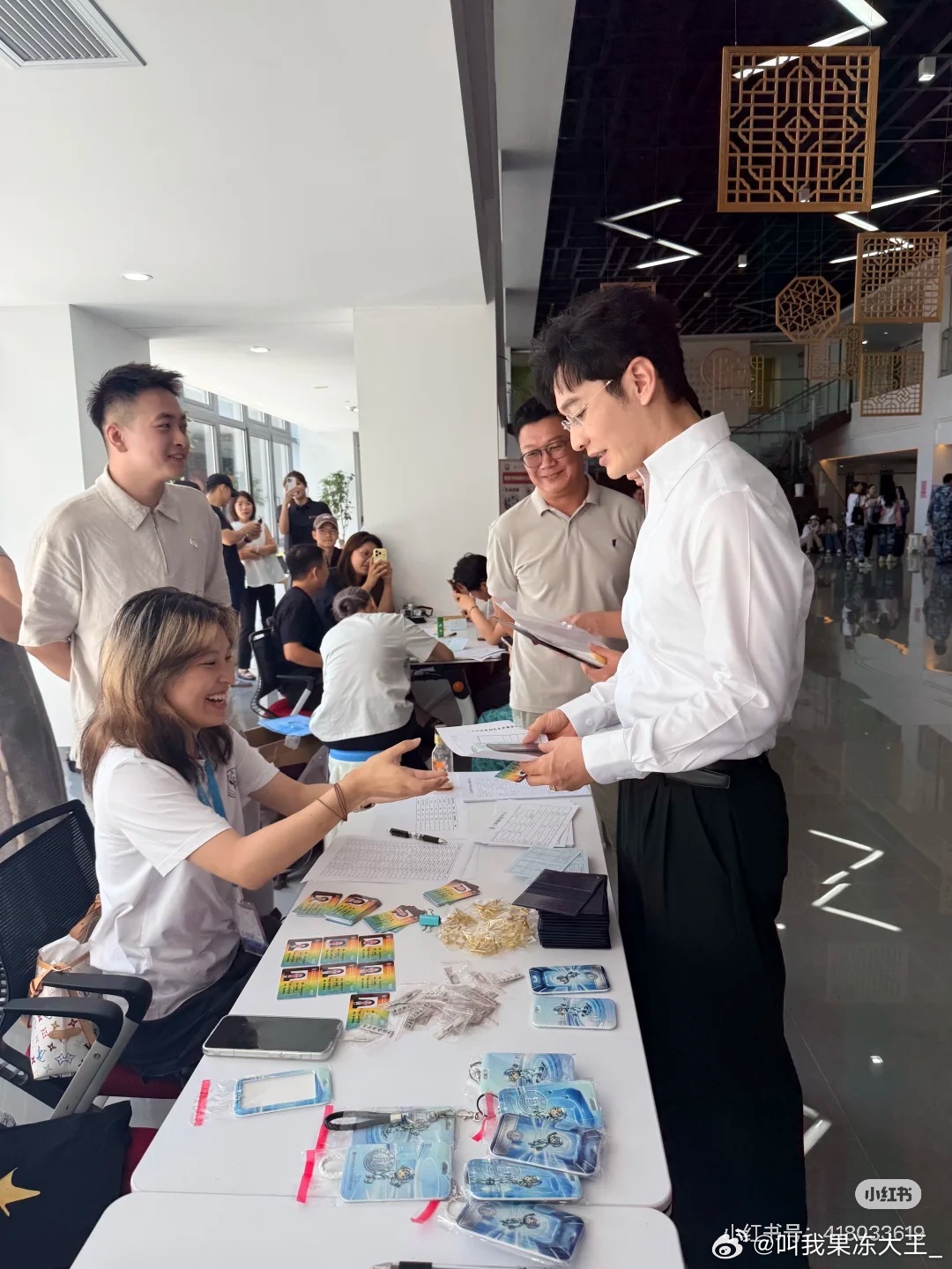 偶遇黄晓明上戏入学报道，这个状态如何偶遇黄晓明入学报道黄晓明开学报道 ​​​