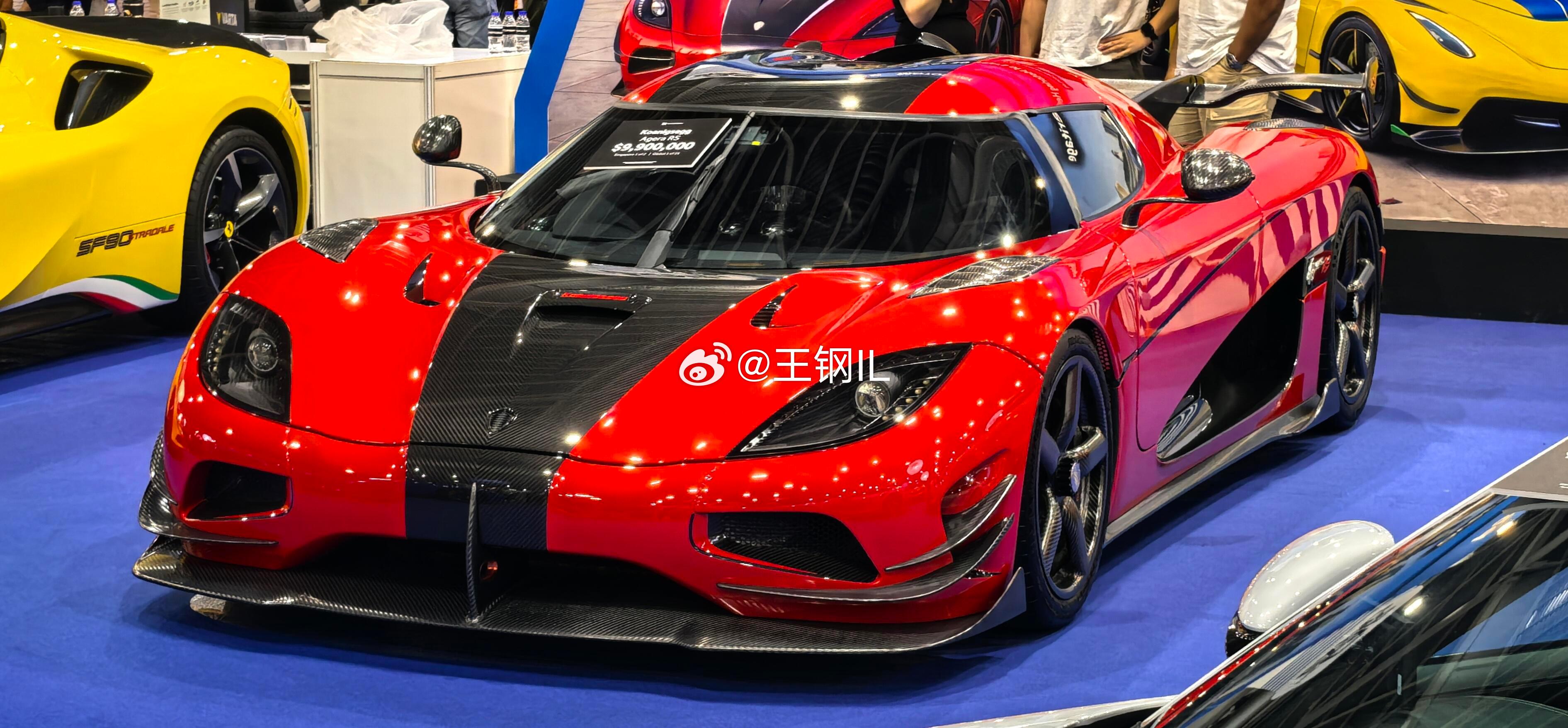 新加坡车展惊现Koenigsegg Agera RS，红黑配色，这车气场是真的足