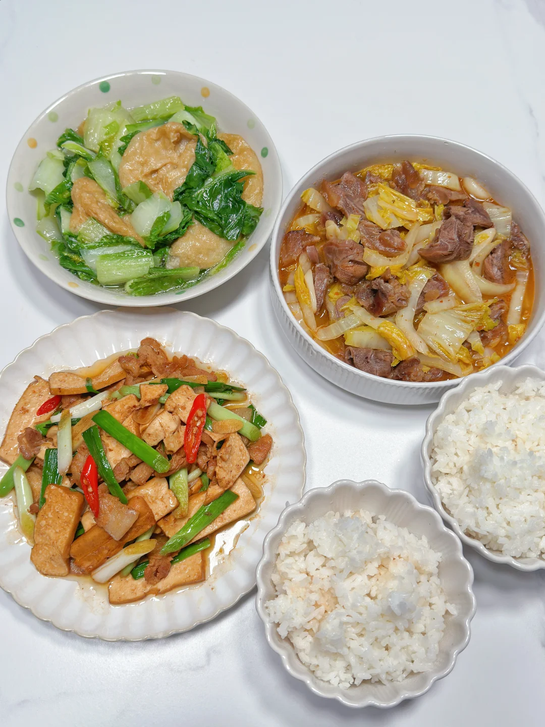 ✅晚餐分享｜白菜牛肉➕豆干炒肉➕油面筋杭白菜