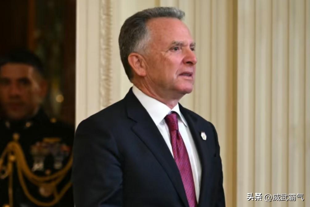 一边说和中国关系很好，一边又马上对中国展开301调查，我们已经不应该对美国抱有合