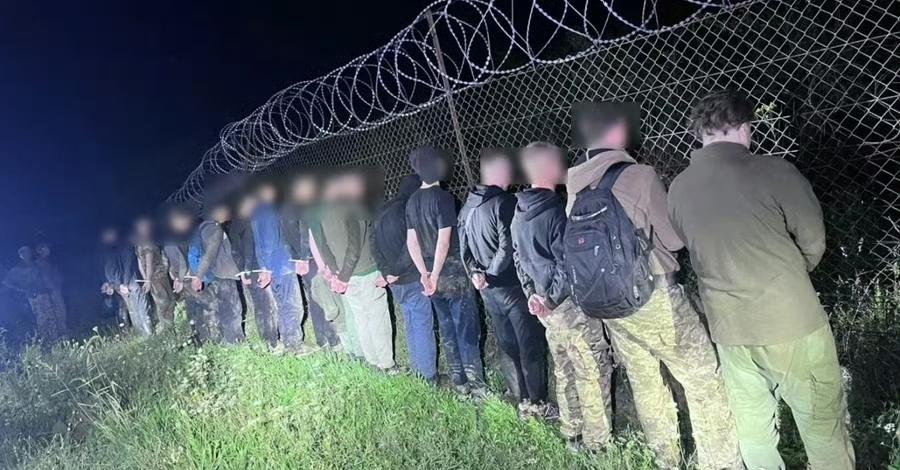 可骄傲了，乌边防军发言人宣布开战至今他们先后逮捕了68500名试图逃离乌境的乌克