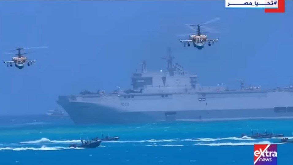 🇪🇬埃及人的俄制卡-52攻击直升机在其法制“西北风”级两栖攻击舰上进行起降训