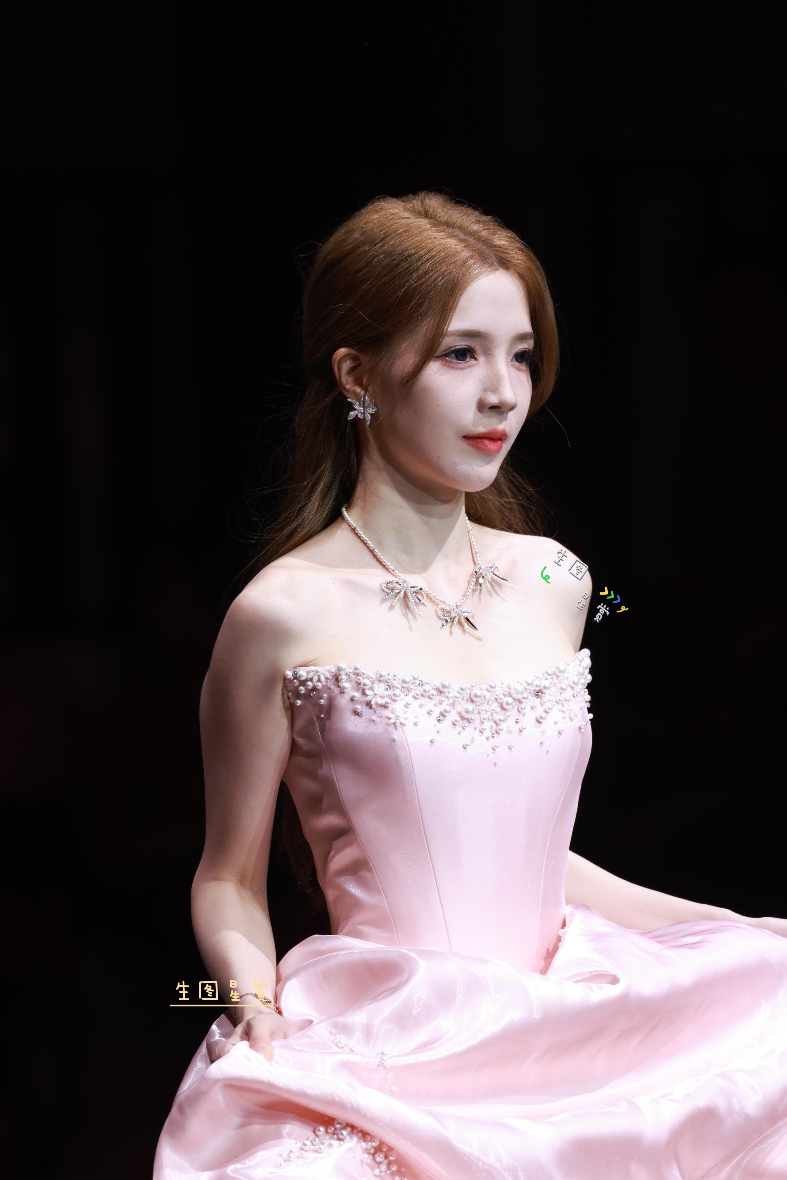 SNH48年度风尚嘉年华SNH48全员颜值大考  T台大秀生图第二波 ​​​