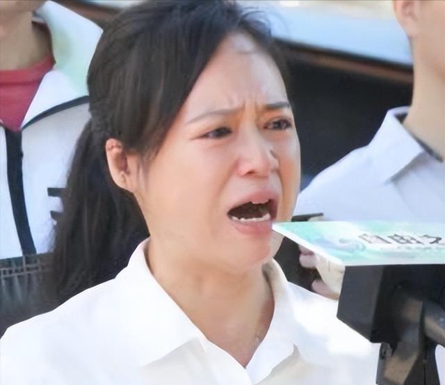 “中国越制裁我，我就越反华！”这话谁说的？一个被吊销执照、冻结账户、踢出律师圈的