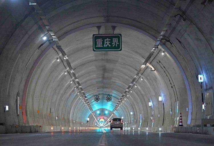 渝湘复线高速明日10时全线贯通 重庆中心城区到酉阳缩时60分