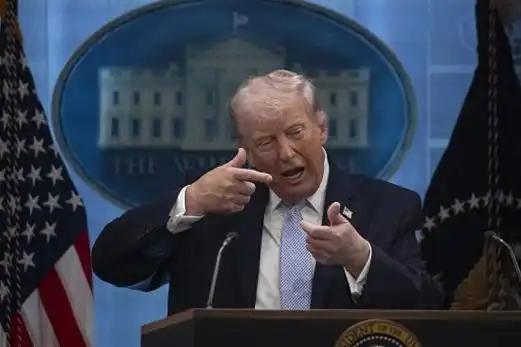 特朗普被逼到绝境！两难选择没得选：要么重启对伊战争，陷入更漫长的消耗战；要么与伊