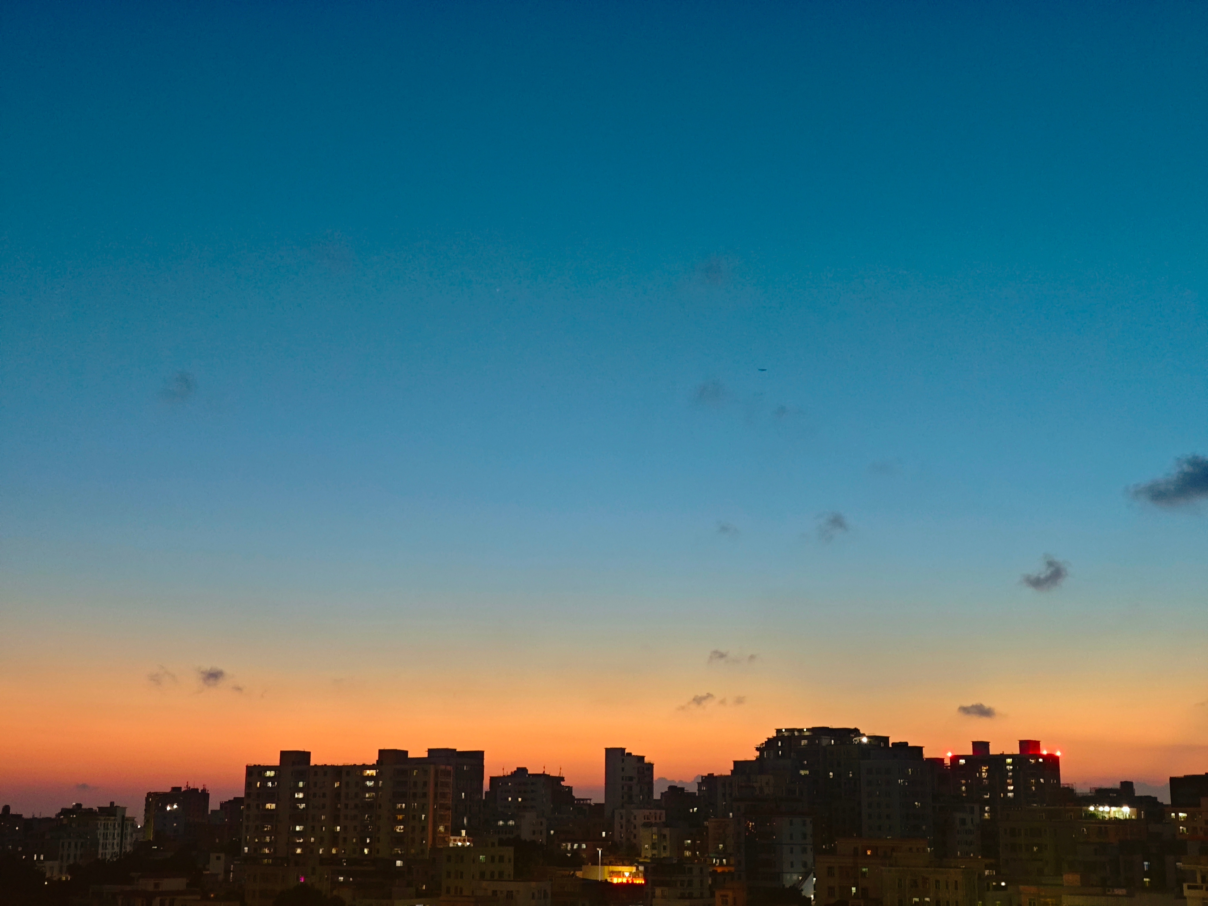 🌆 