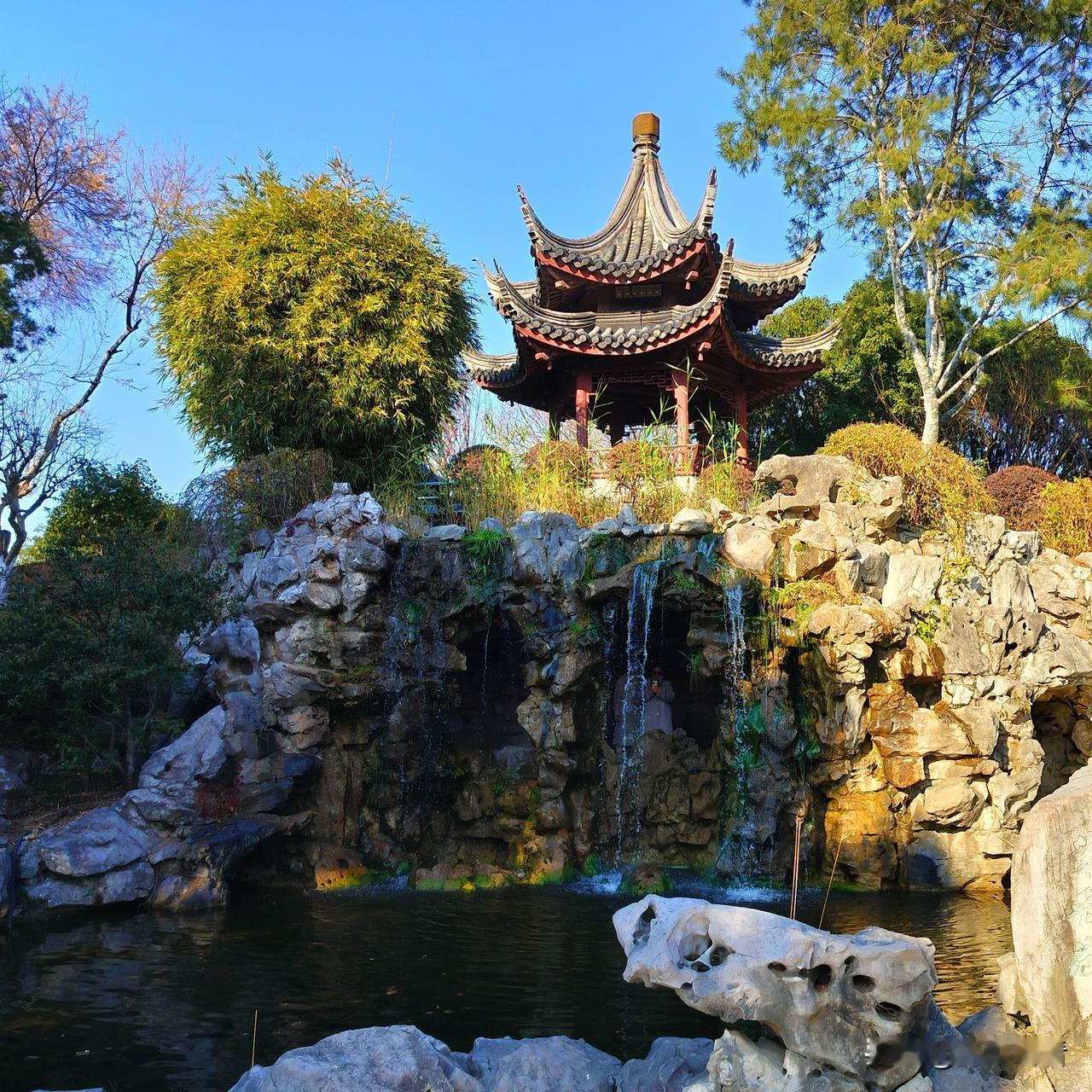 烟火向星辰，所愿皆成真，祝你，祝我，祝我们，新年皆如意。