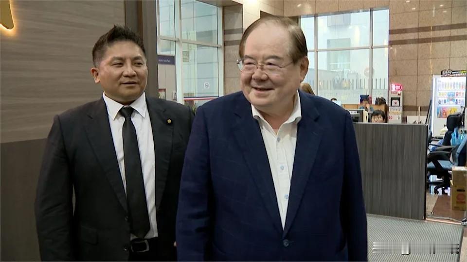 李乾龙的血压高  江启臣的失望  杨琼璎的快闪

标题中的三人是16日国民党台中