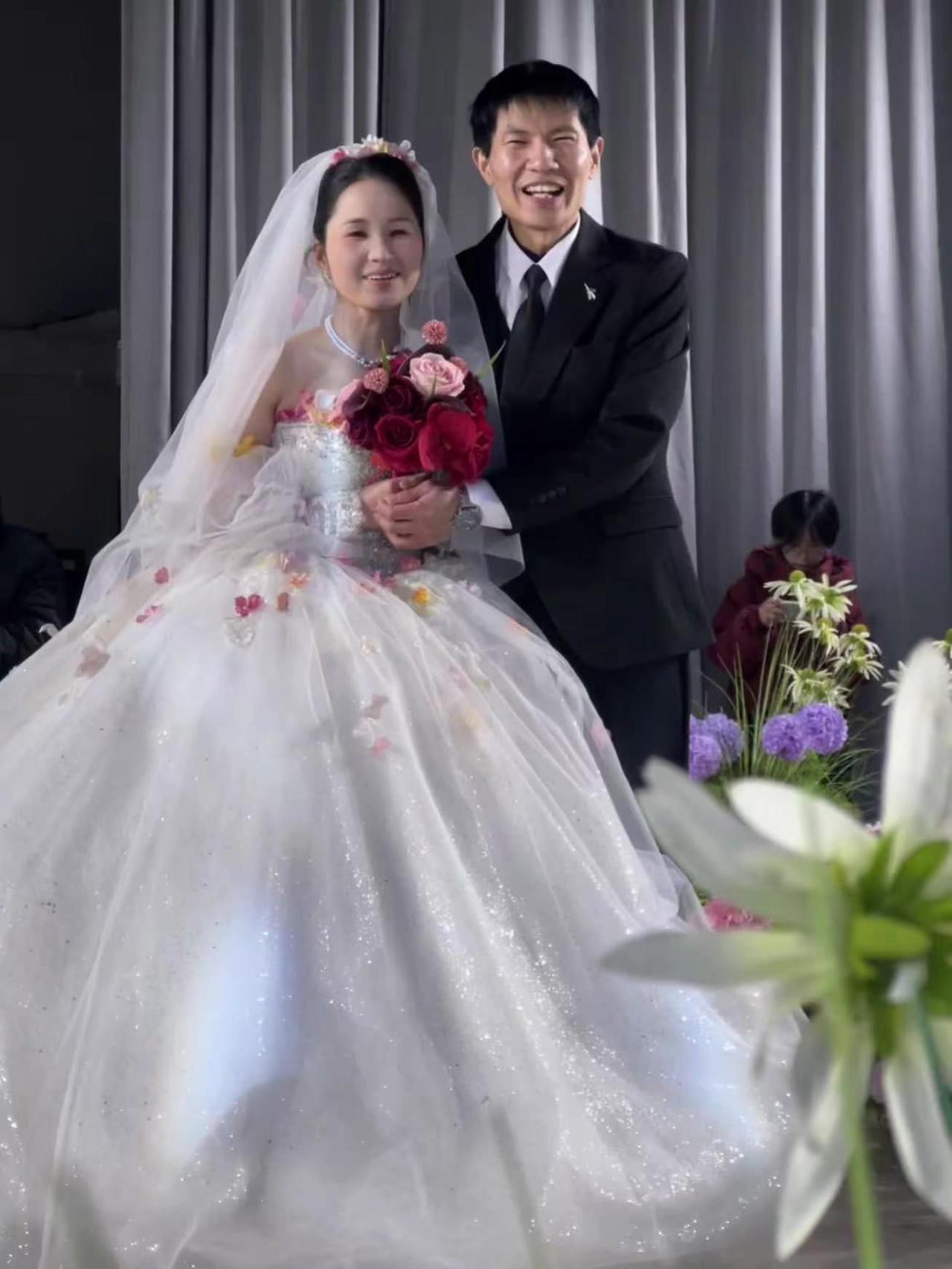 一路走来，跌跌撞撞，有苦有甜，有吵有闹，感谢你的厚爱和不离不弃，容忍我的小脾气和