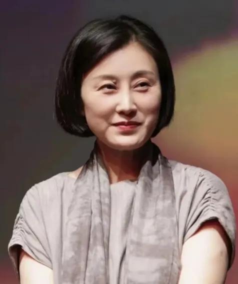 她，演技精湛，声音甜美，不仅是一位艺术家，还是一位京剧家，你知道她是谁吗？#娱乐