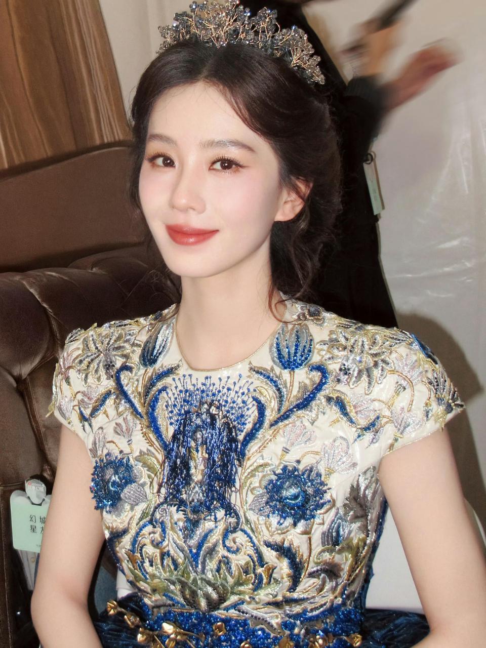 嗑颜bot 投稿【刘诗诗】仿佛你只需静静看我一眼就能够解读我爱你这弱点思念太明显