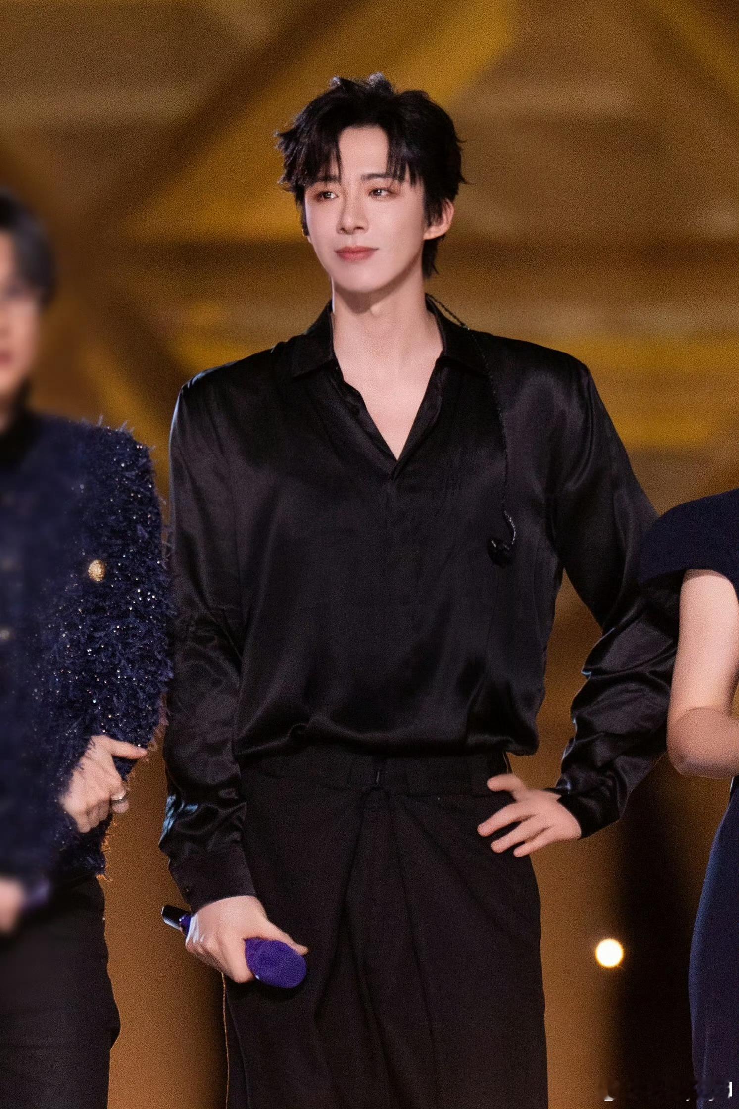 刘宇宁的2025巡演 🐾刘宇宁玫瑰丛生 🐾摩登兄弟 晚安，老大。梦里继续单曲