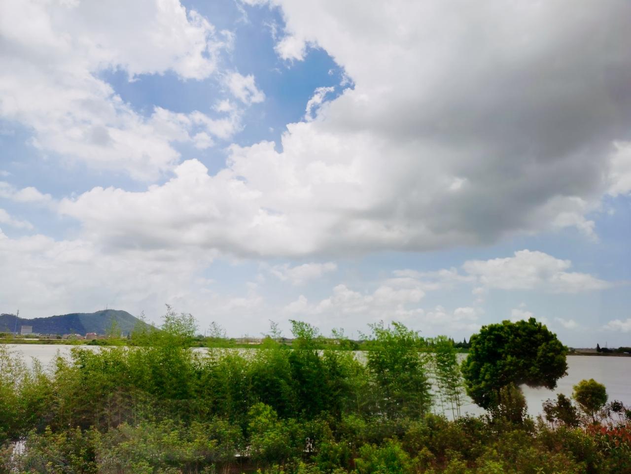 下联：近观两岸潮。

（图片来自网络）