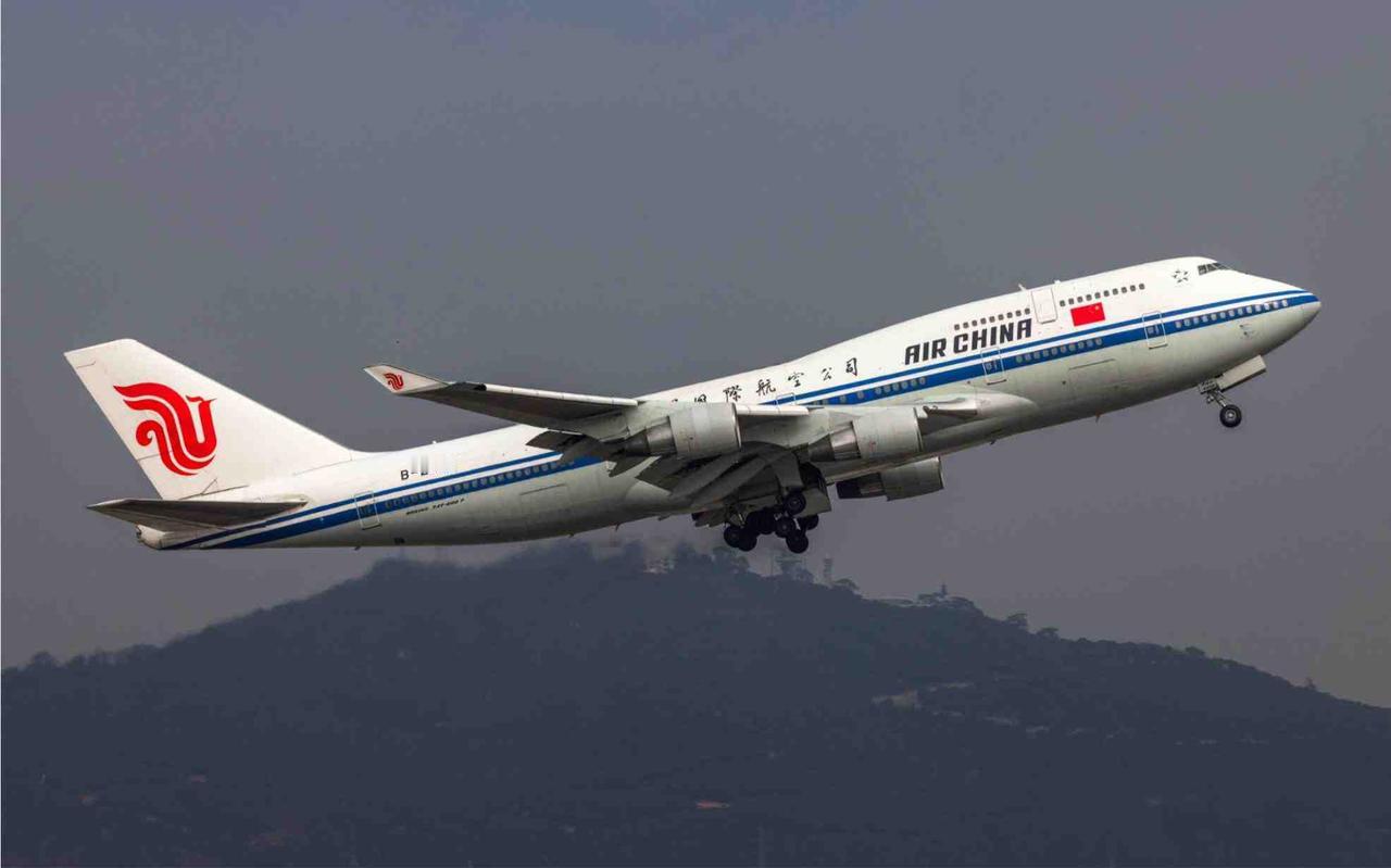 航班停了，航司亏了，游客少了

我最近查了机票，发现很多飞日本的航班都取消了，不