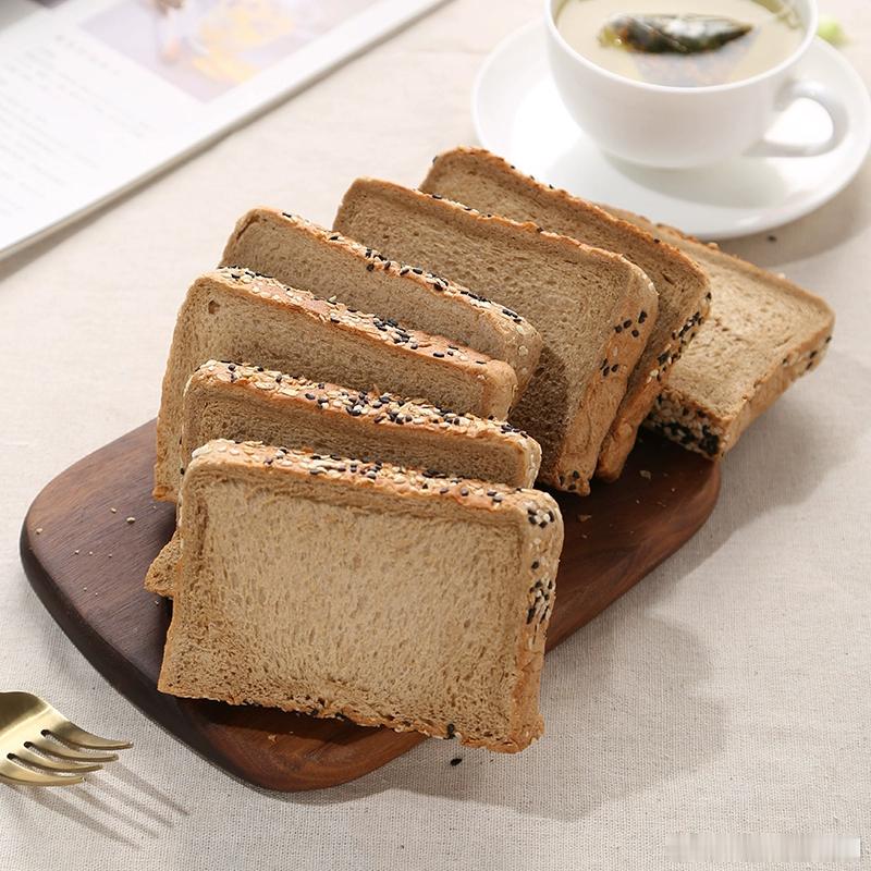 #这个问题吃什么##健康食验计划# 【推荐糖尿病人吃的7类控糖主食】6、全麦面包