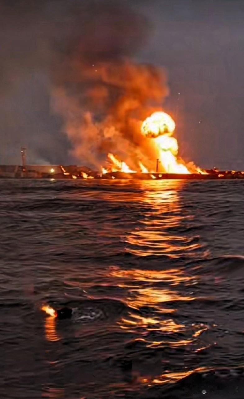 违反《联合国宪章》禁止使用武力原则，《联合国宪章》第二条第四款明确规定，各会员国