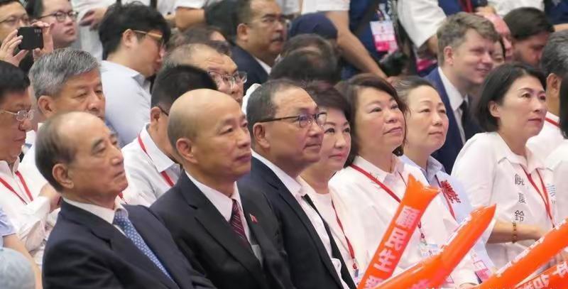 全代会气势强强滚　韩国瑜、侯友宜都来了

昨天这场全代会，最让人爽的就是这一幕。