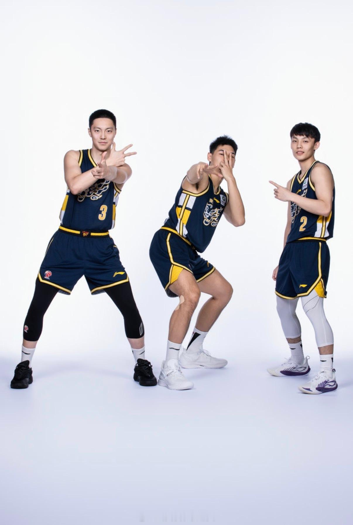 胡明轩胡明轩 2025-2026赛季CBA联赛广东东阳光队官方写真定妆照———胡