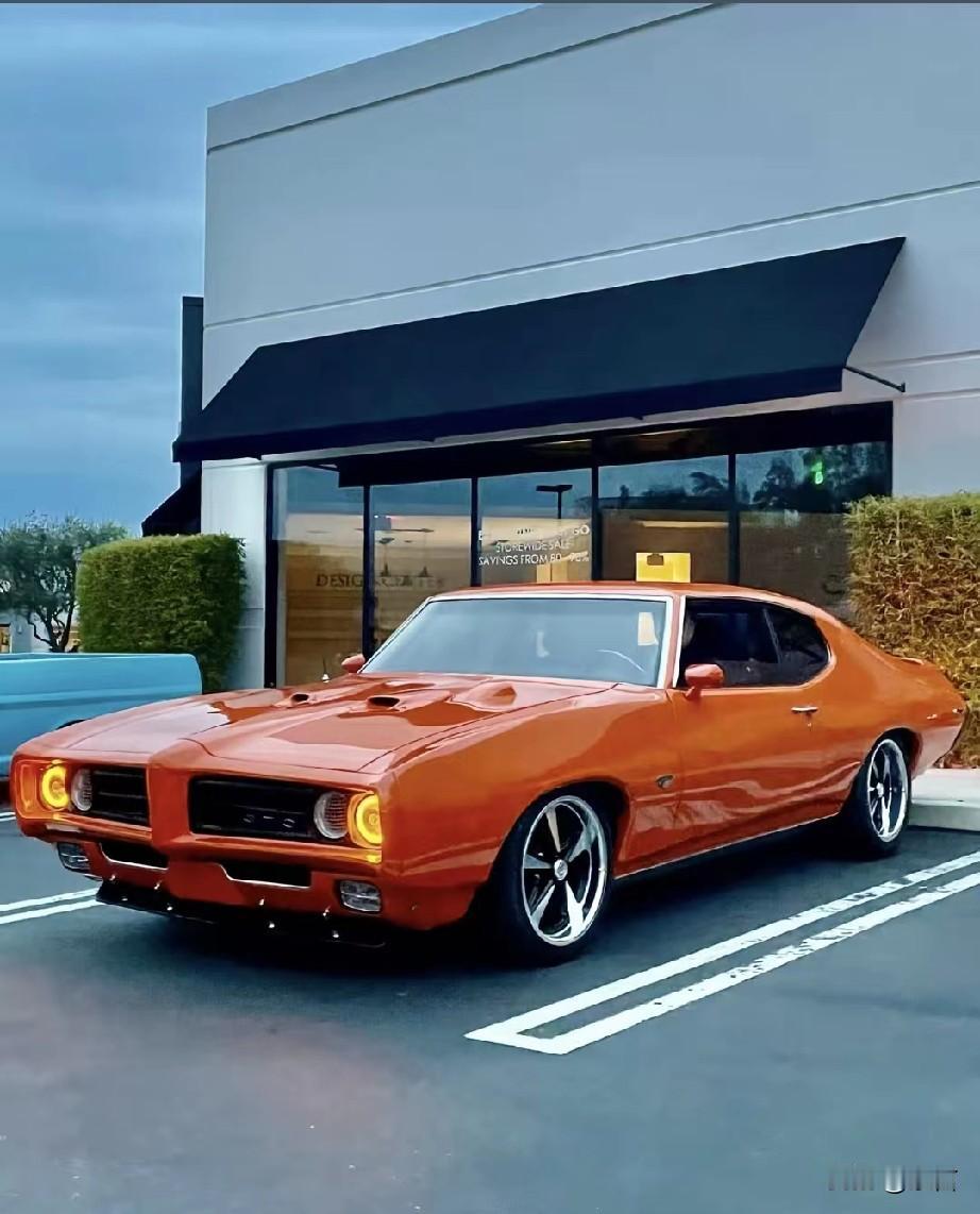 2025年美国所有轻型车辆车龄创历史纪录:达到12.8年

根据美国行业报告显示