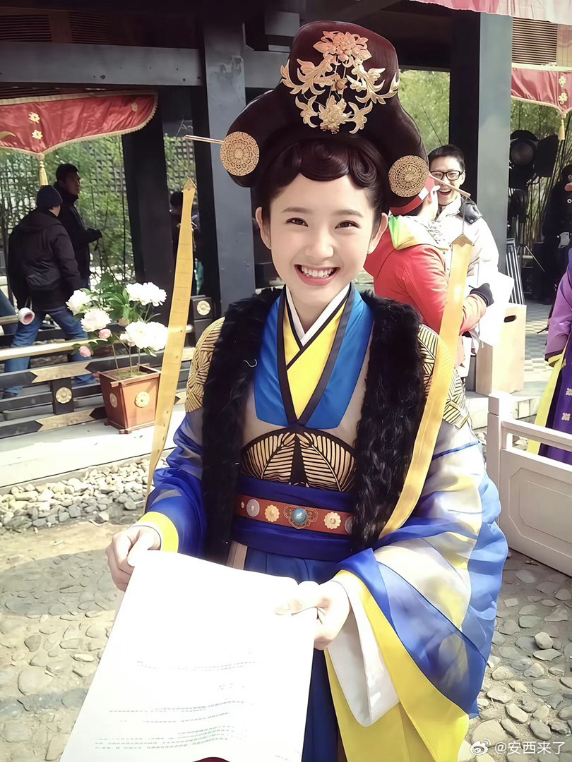 浪姐开始了就是热闹！章小蕙让阚清子放下过去阚清子的歌曲演唱的有些糟糕。唐艺昕因皮